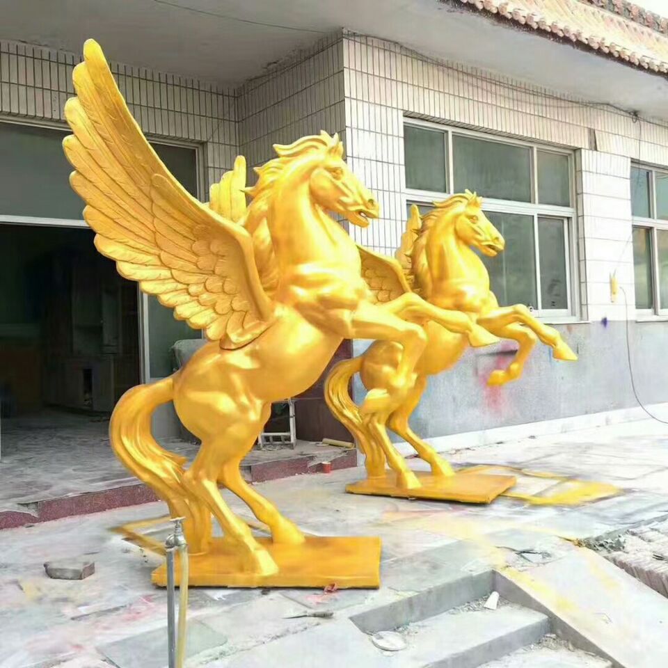 �~�R